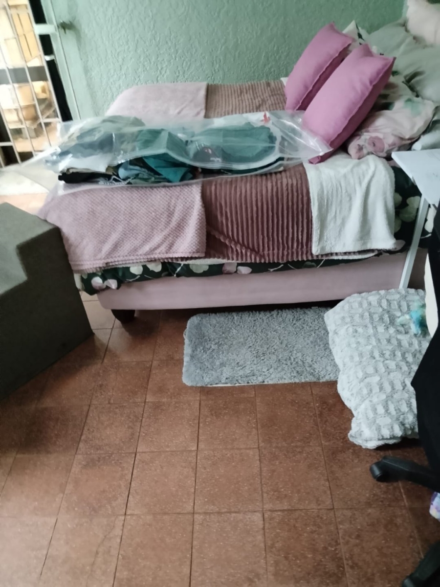5 Bedroom Property for Sale in Lourenspark North West